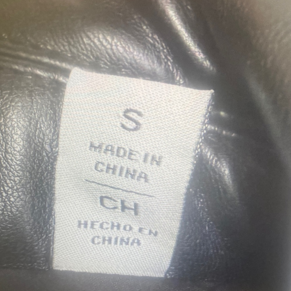 Levi’s Black Faux Leather Moto Puffer Jacket Women’s Sm Biker Streetwear Coat - Picture 10 of 12